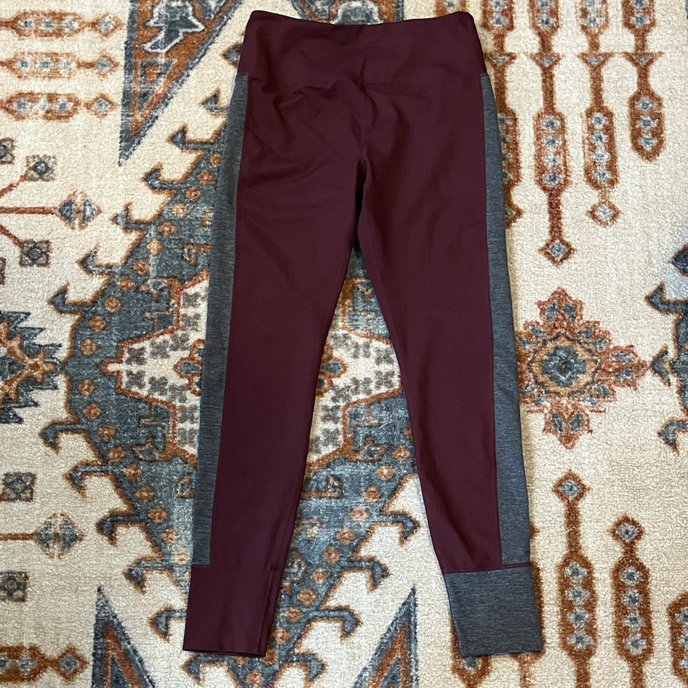 Vuori Burgundy and Gray Leggings - sz S